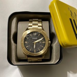 FOSSIL PRIVATEER SPORT THREE-HAND DATE WATCH